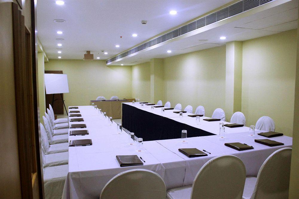 Hotel Raj Park- Hill View Tirupati Exterior foto