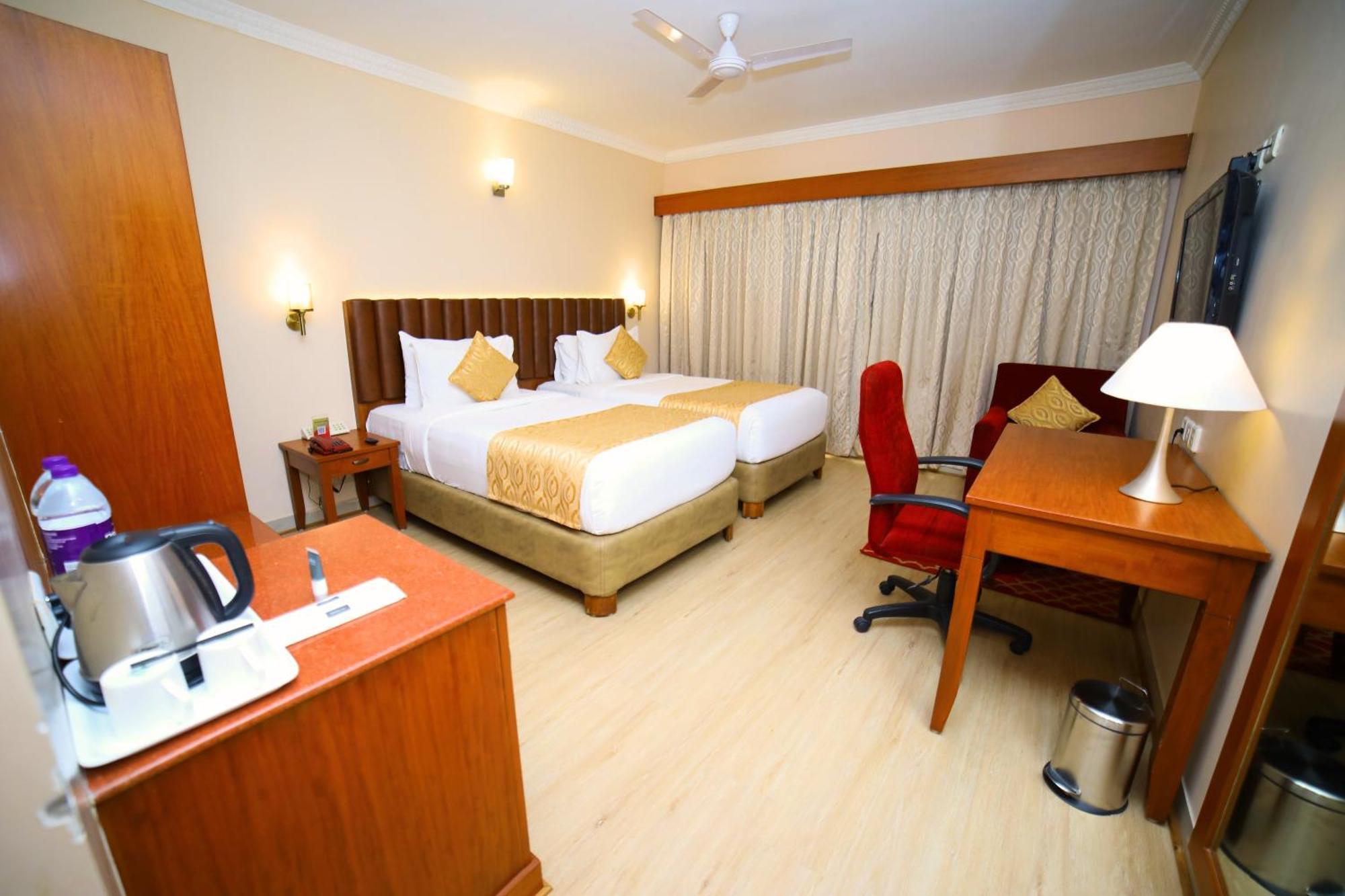 Hotel Raj Park- Hill View Tirupati Exterior foto