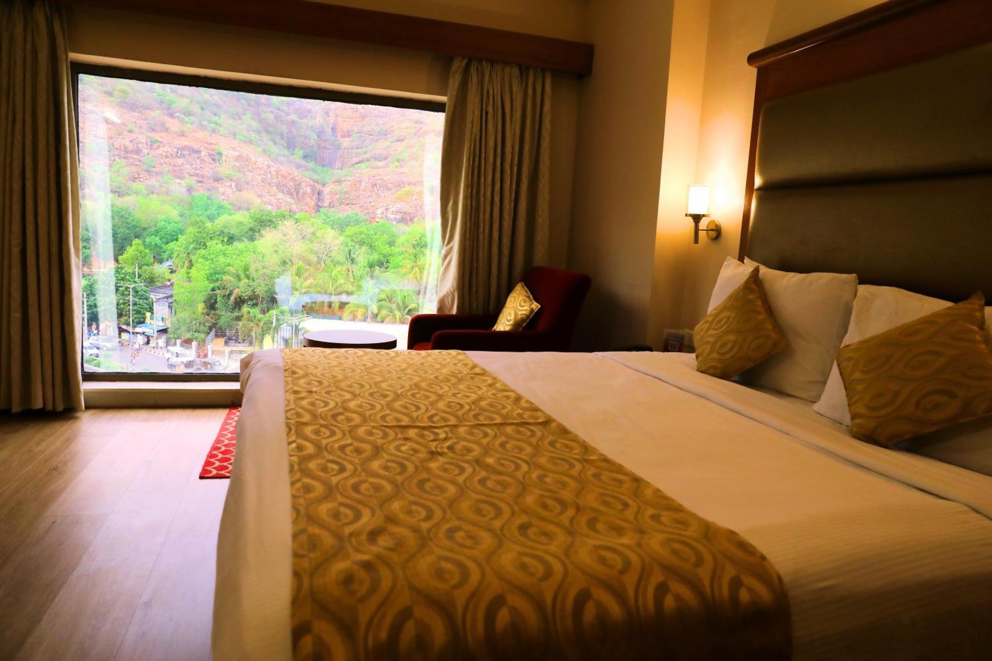 Hotel Raj Park- Hill View Tirupati Exterior foto