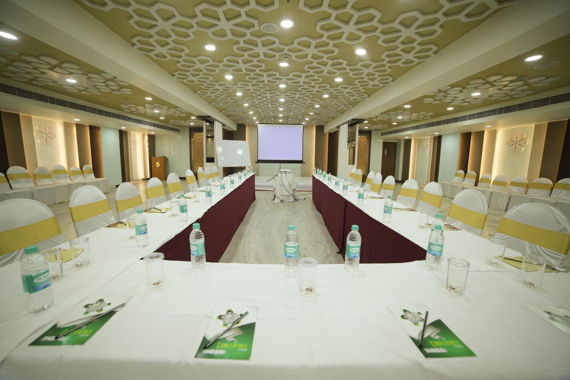 Hotel Raj Park- Hill View Tirupati Exterior foto