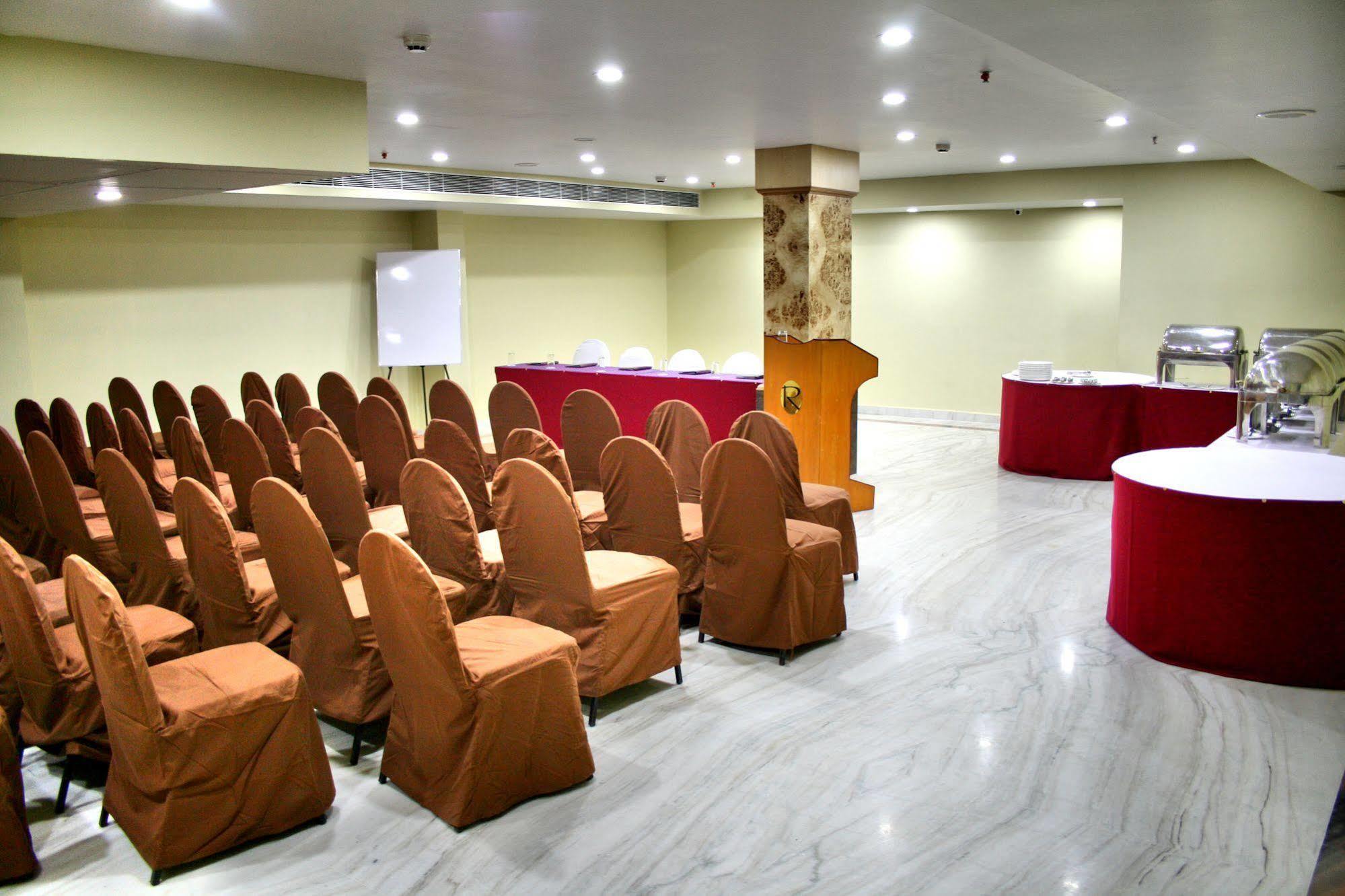 Hotel Raj Park- Hill View Tirupati Exterior foto