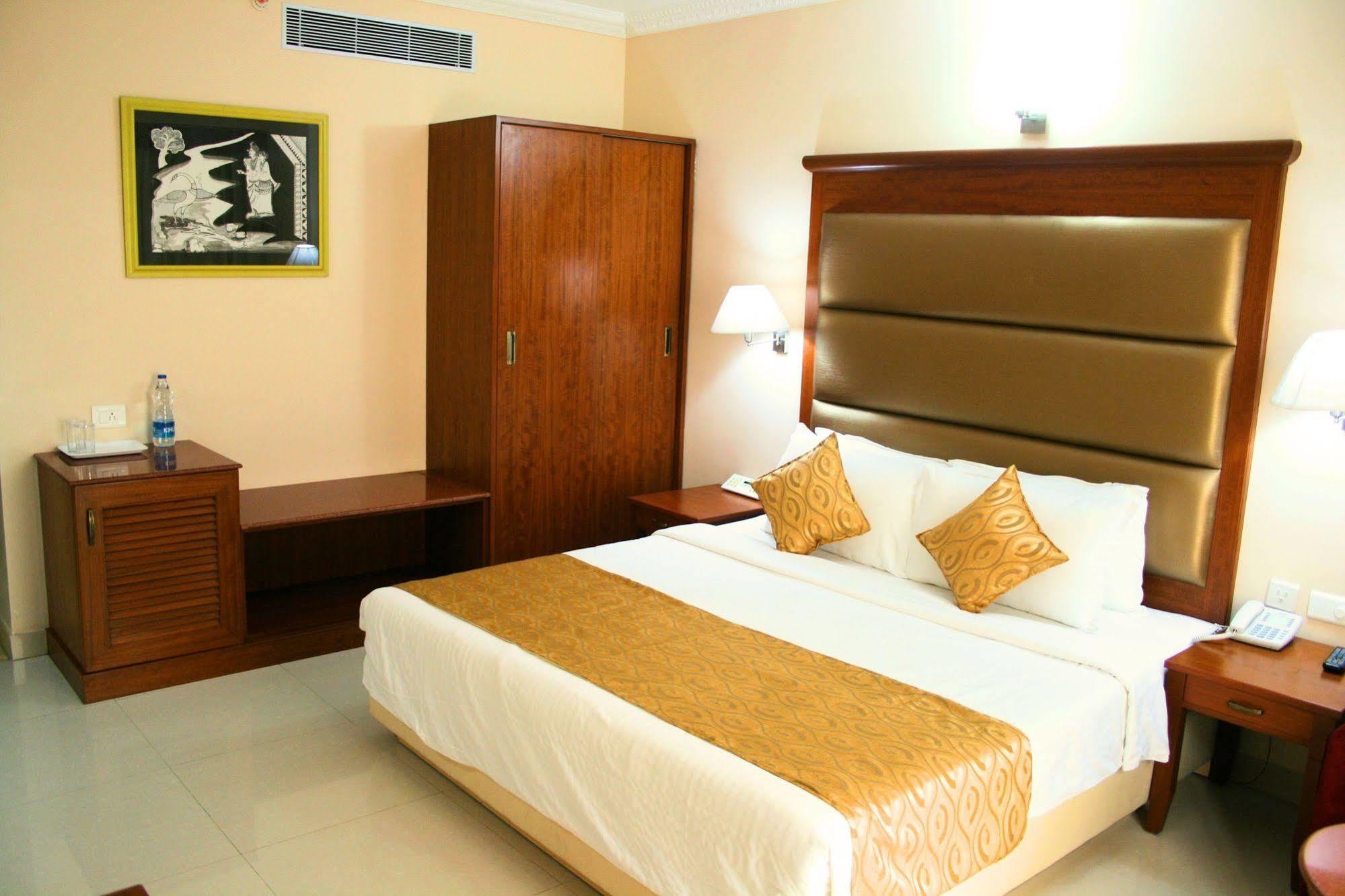 Hotel Raj Park- Hill View Tirupati Exterior foto