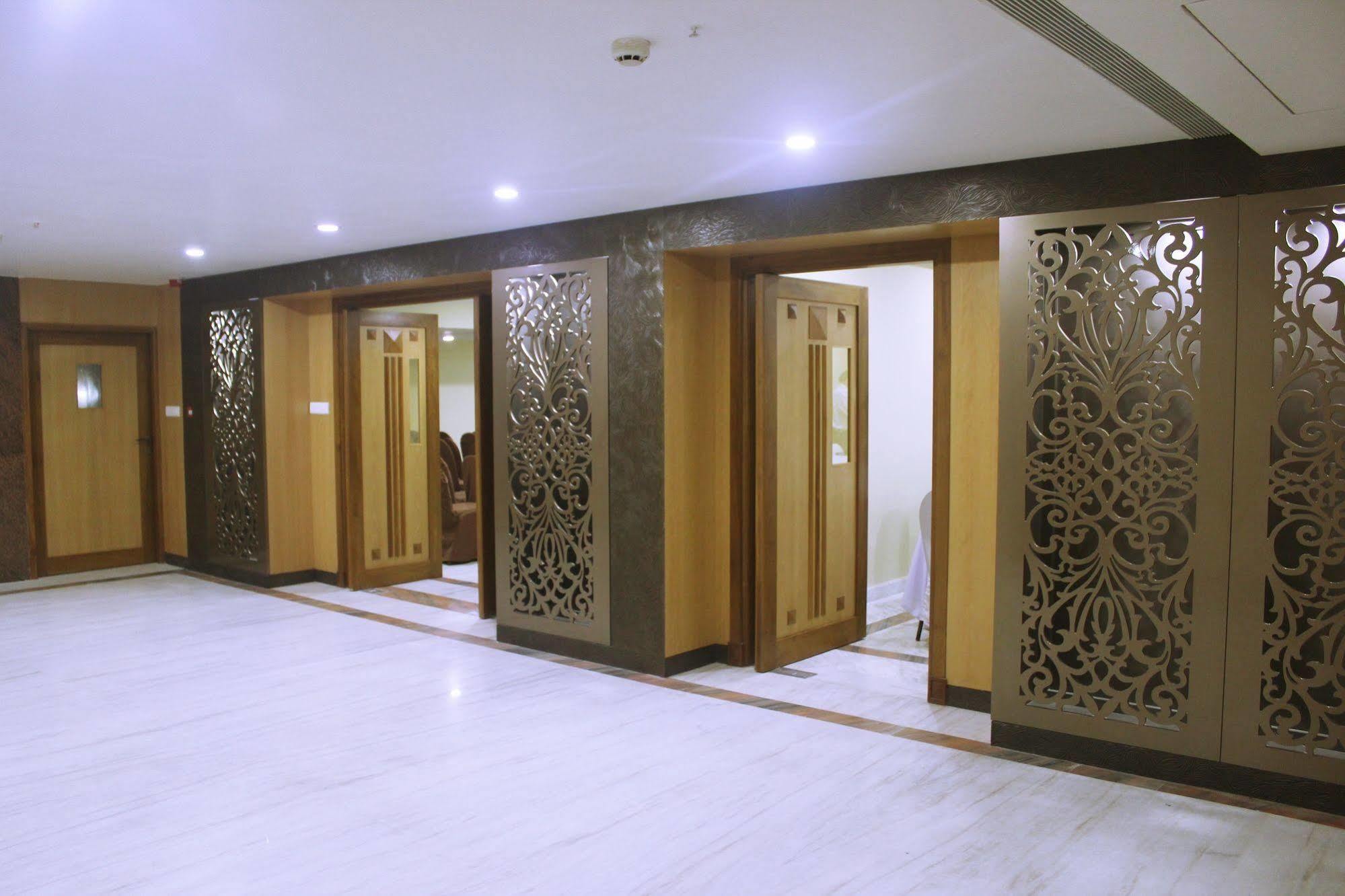 Hotel Raj Park- Hill View Tirupati Exterior foto