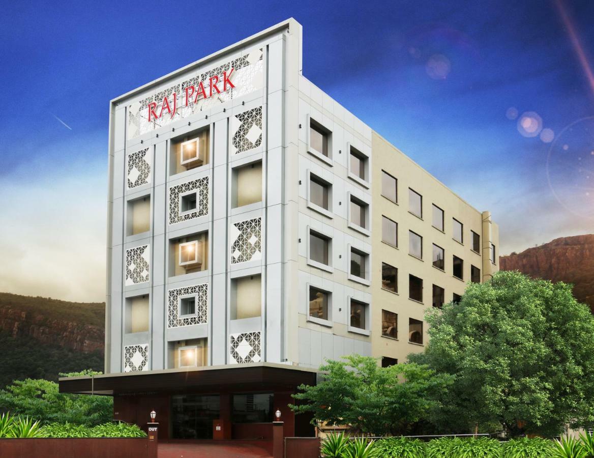 Hotel Raj Park- Hill View Tirupati Exterior foto